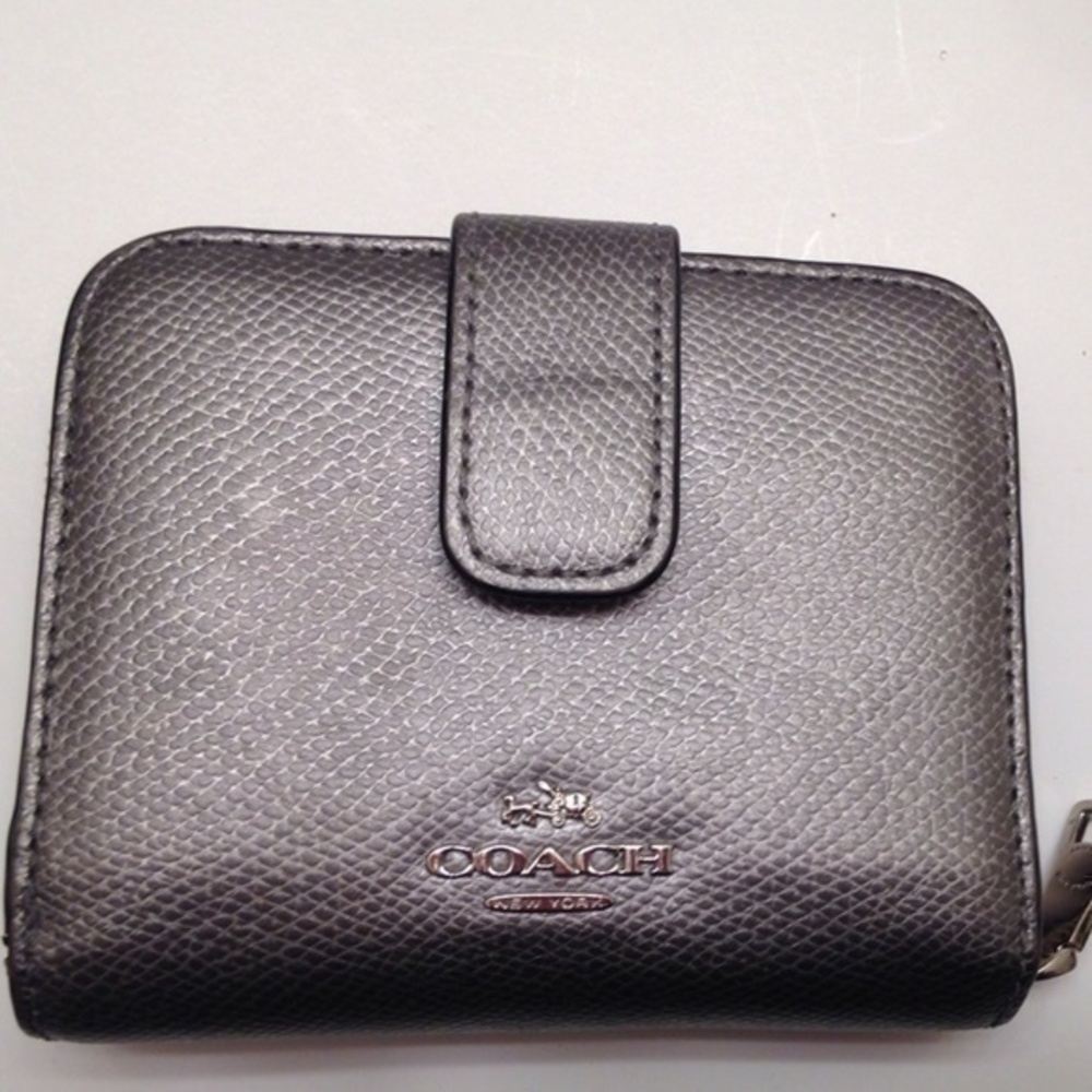 COACH SILVER WALLET - Picture 1 of 8